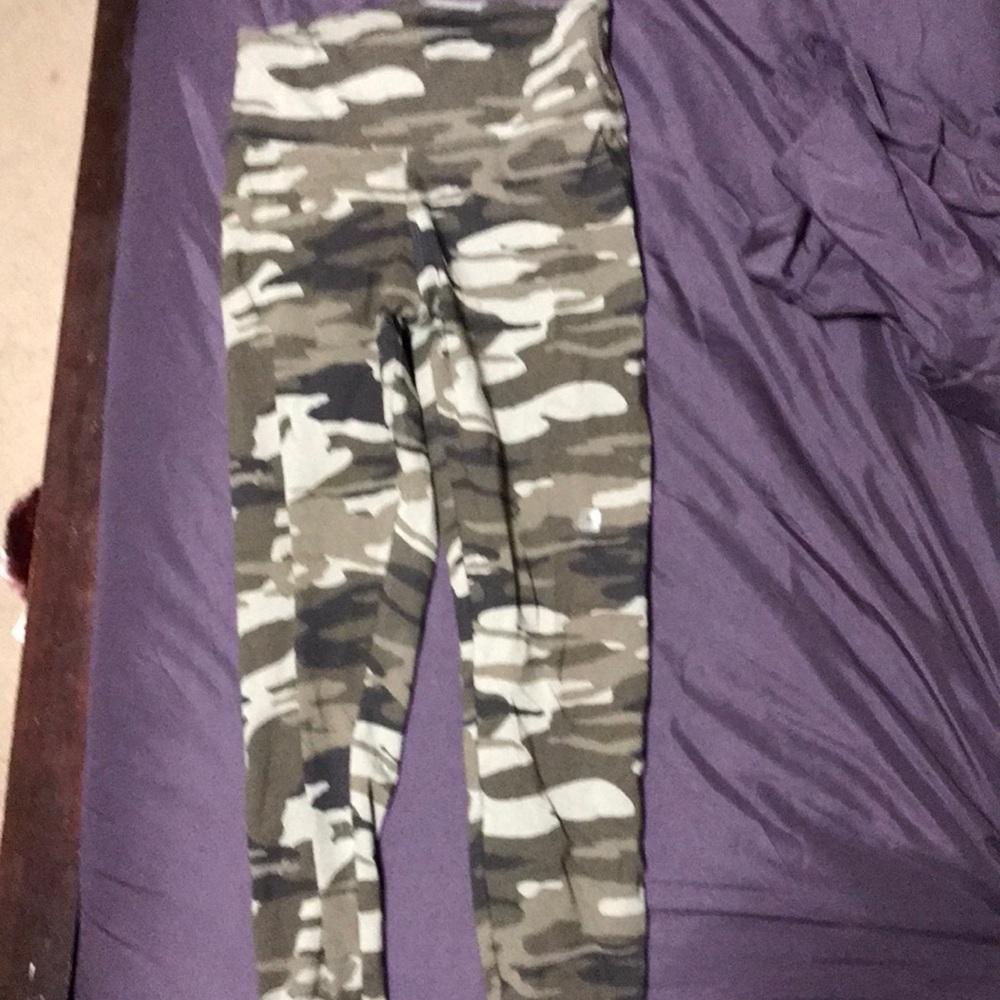 Brand new camo print leggings